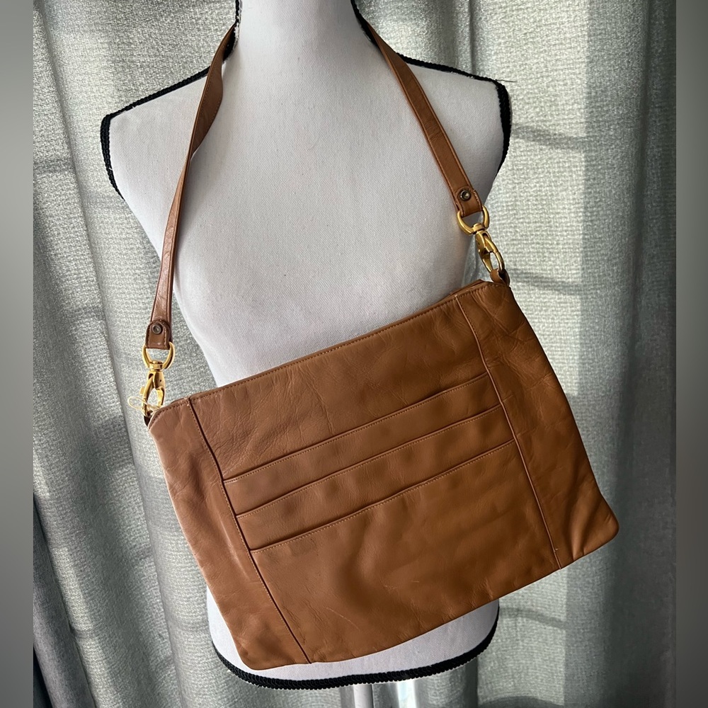 Vintage BLOCK leather purse. Camel brown with strap. Zipper closure